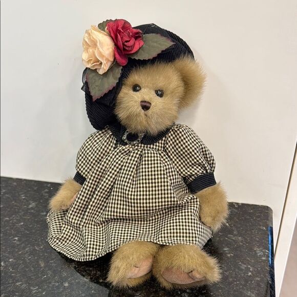 Bearington Bears-Casey-Tan and Black Bear with hat & dress Animal Teddy Bear - Picture 1 of 8